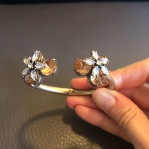 Jeweled hinge bracelet